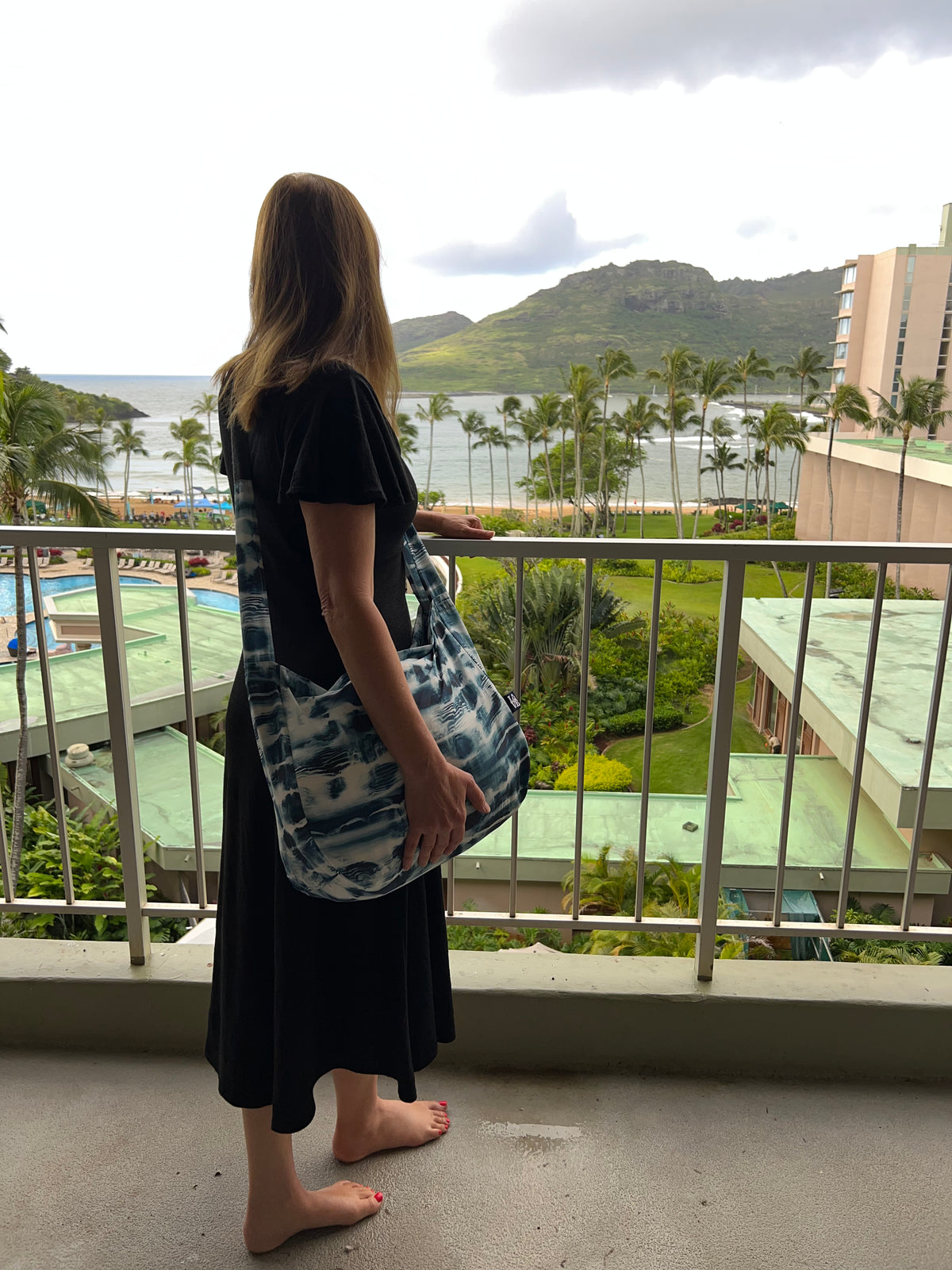 Crossbody Stash It Tote Bag  -  Ocean Tyde