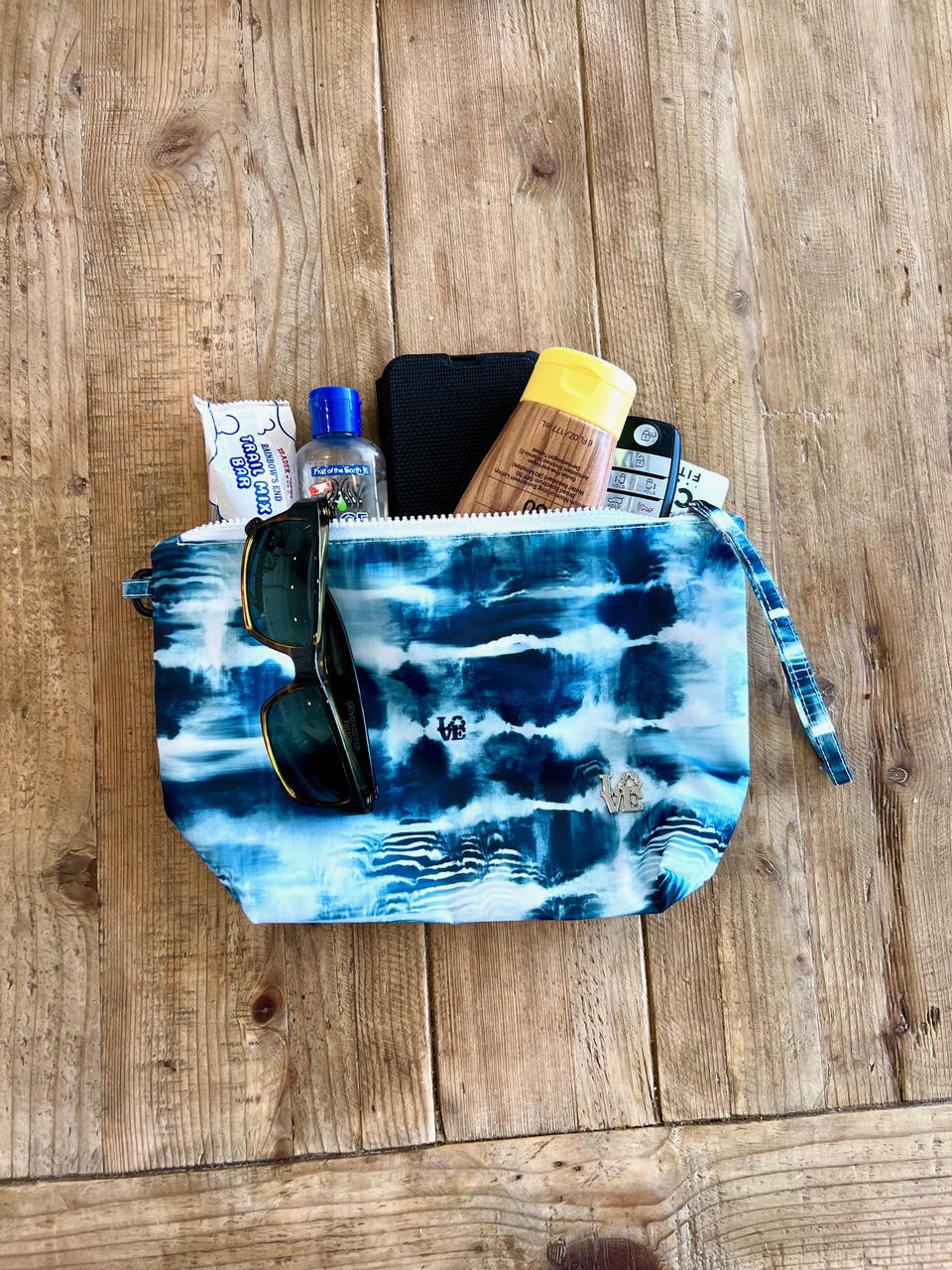 POOL PARTY Water Resistant Pouch - Ocean Tyde